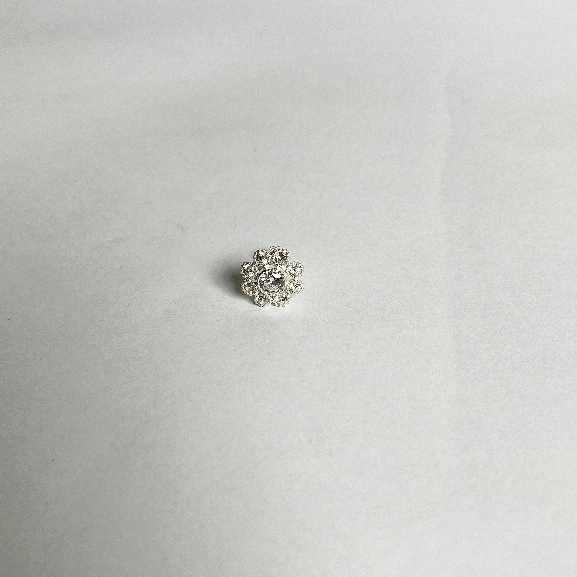 Chandi Sunflower Nose Pin – 10mm Silver Floral Nose Stud for Sensitive Skin
