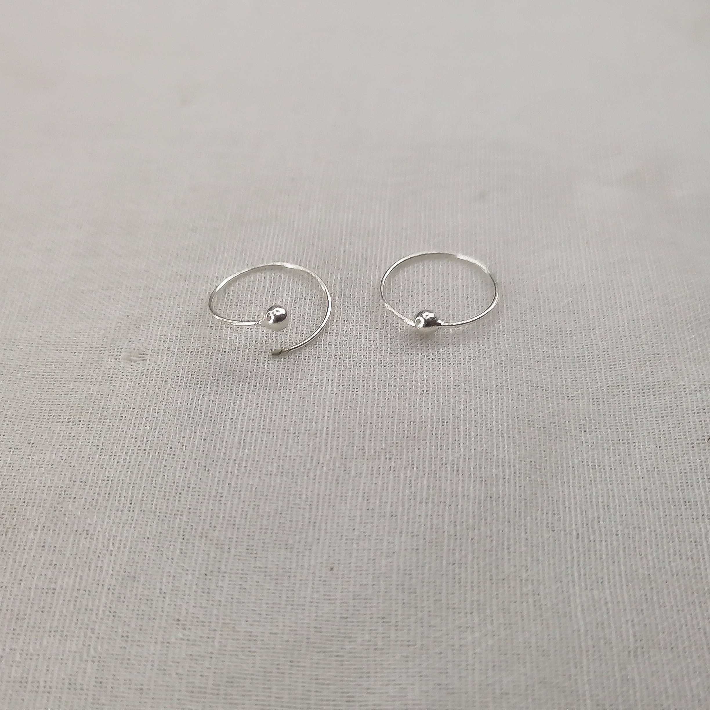 Hijab-friendly nose ring with smooth ball end – no snags and ball hoops
