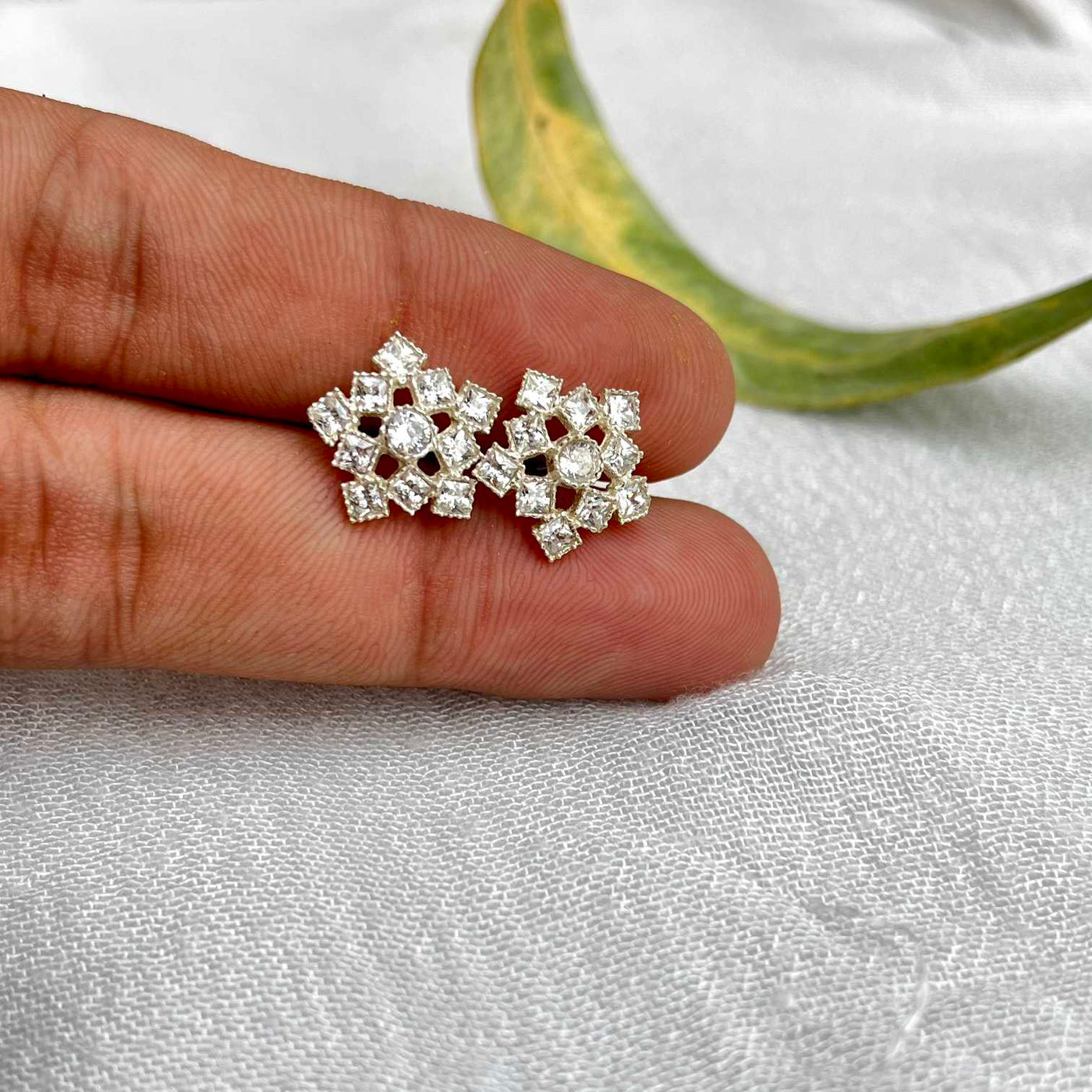 Futuristic Flower Chandi Stud Earrings