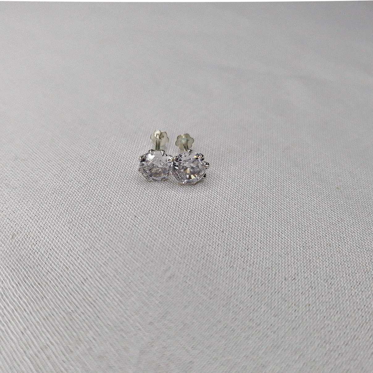 Hypoallergenic silver stud earrings for lobe Crystal color
