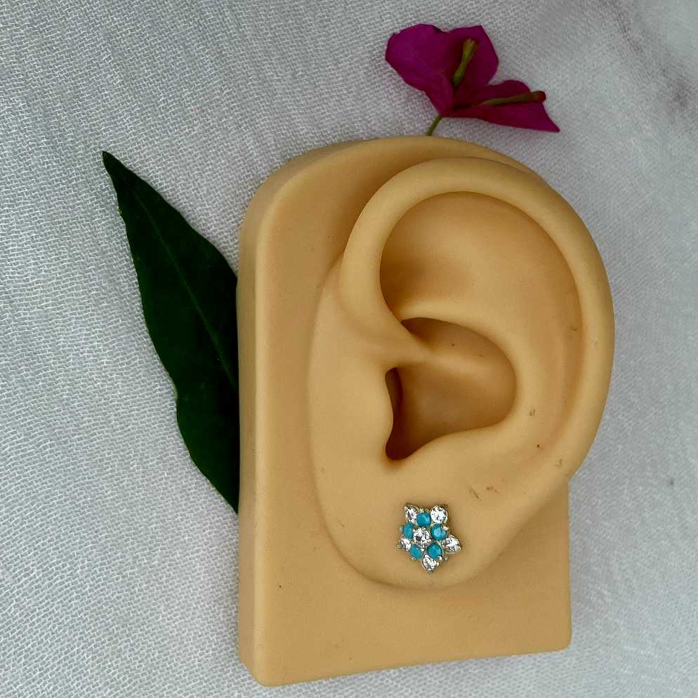 Ferozi & White Flower Chandi Stud Earrings