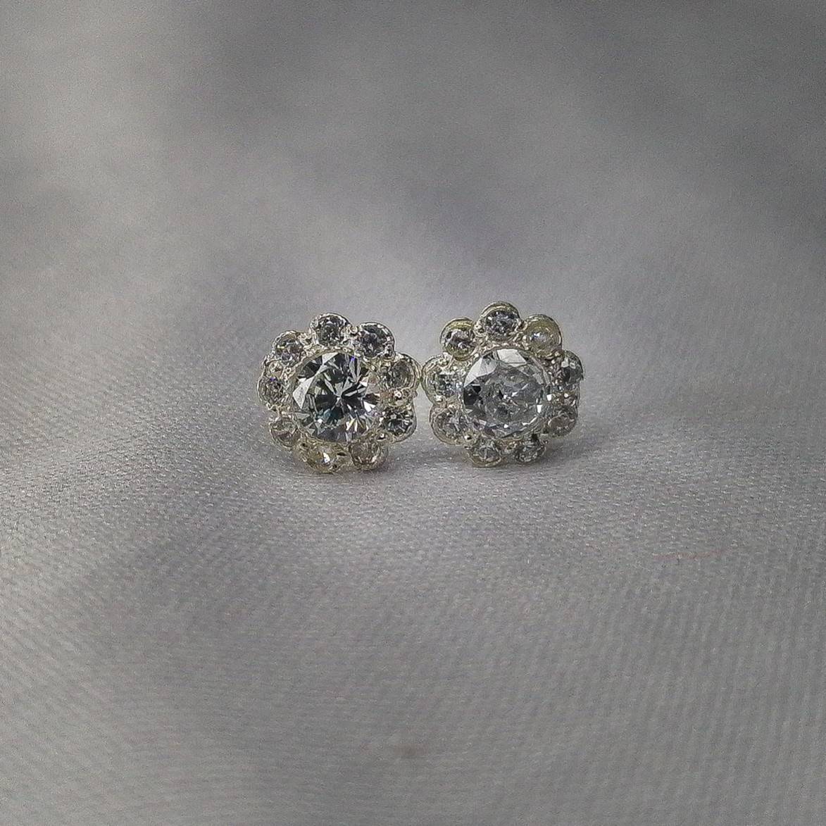 925 silver sunflower stud earrings with white stone for daily wear Pakistan