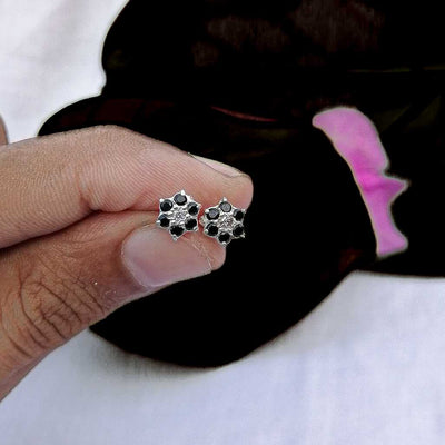 9 mm chunky flower stud for cartilage styling


