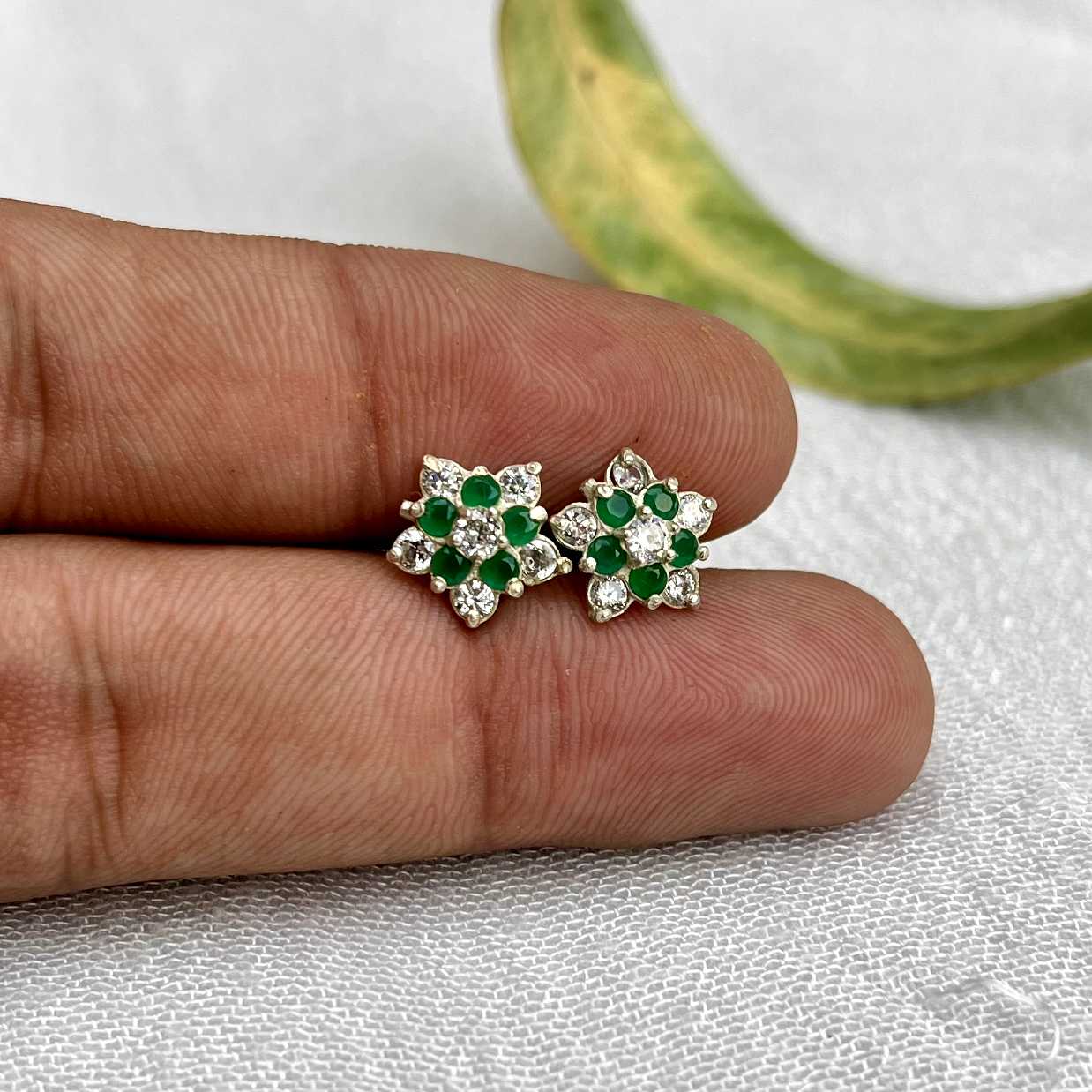 Green white Flower Chandi Stud Earrings