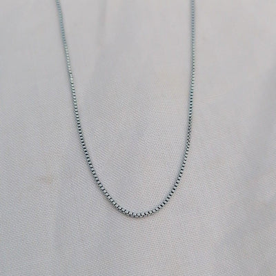 minimalistic stainless steel neck chain, tarnish-free and lightweight in Pakistan


